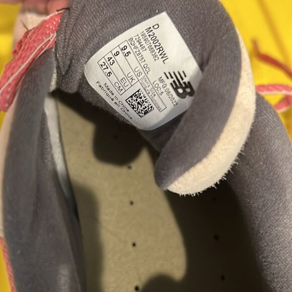 New Balance Beige and Pink Sneakers - Picture 9 of 9
